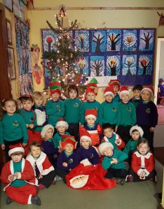 ji-turn-on-christmas-lights